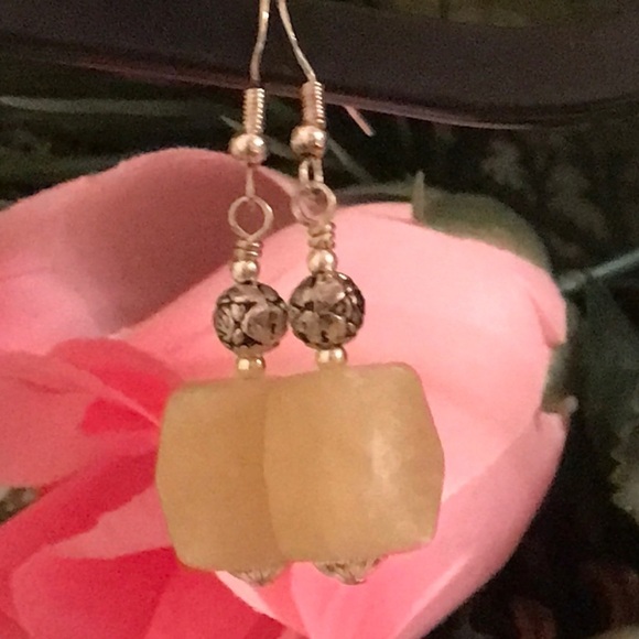 🔥ON SALE🔥3/$25🔥 💖 LA Design💖Handmade Earrings - Picture 5 of 5